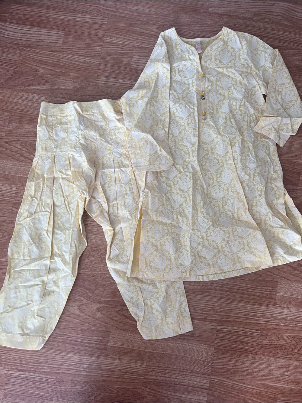 Kids Pakistani/Indian outfit 5-6 year